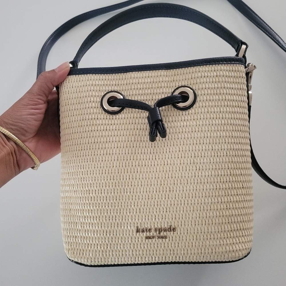 Kate spade Eva  Straw Small Bucket bag. - Picture 4 of 11
